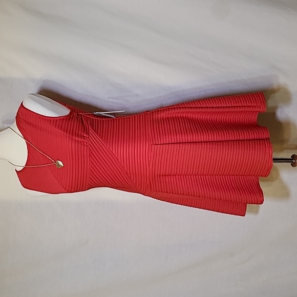 Sandra Darren Red Sleeveless Fit-and-Flare Dress - Picture 3 of 8
